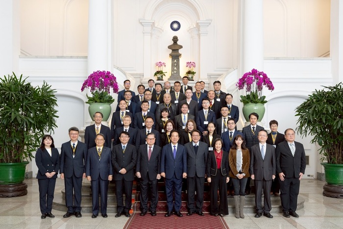 恭賀!黃聰龍特聘教授榮獲「國際學術創新金鑽獎」